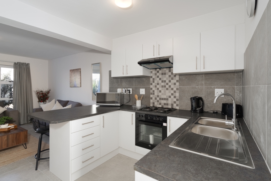 2 Bedroom Property for Sale in Stratford Green Western Cape